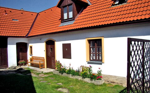 Podoli: Plante, Bâtiment, Propriété, Fenêtre, Ciel, Maison, Chalet, Lot Terre, Bois