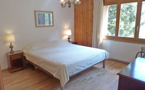 Villars 755: Chambre, Meubles, Lit, Pièce, Propriété, Matelas, Sol, Drap De Lit, Cadre De Lit, Dur