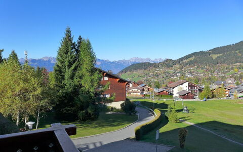 Villars 755: Propriété, Zone Résidentielle, Jour, Montagne, Ciel, Immobilier, Chaîne De Montagnes, Ville, Domicile, Biens