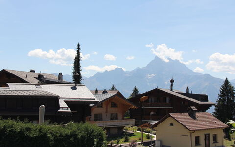 Goeland N°4: Nuage, Ciel, Bâtiment, Plante, Fenêtre, Montagne, Arbre, Maison, Montagnes, Montagnes Relief