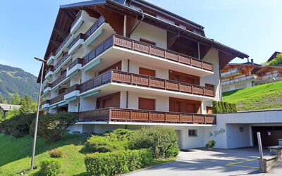Villars 784: Ciel, Plante, Bâtiment, Propriété, Fenêtre, Design Urbain, Maison, Condominium, Zone Résidentielle, Immobilier