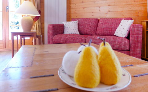 Villars 787: Aliments, Table, Meubles, Vaisselle, Confort, Ingrédient, Éclairage, Design Intérieur, Bois, Assiette