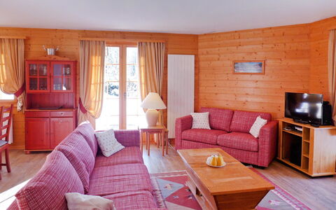 Villars 787: Meubles, Propriété, Cadre, Confort, Canapé, Table, Cabinetry, Télévision, Bâtiment, Salon