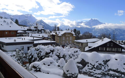 Villars 800: Nuage, Ciel, Neige, Bâtiment, Montagne, Propriété, Fenêtre, Architecture, Maison, Pente