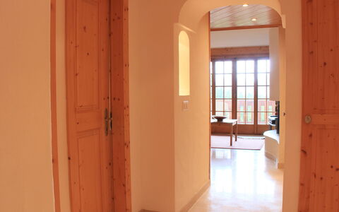 Dauphin 7: Bâtiment, Fenêtre, Porte, Bois, Design Intérieur, Sol, Salle, Sol, Tache De Bois