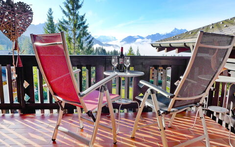 Villars 850: Nuage, Ciel, Mobilier De Jardin, Bois, Montagne, Arbre, Chaise, Loisir, Immobilier