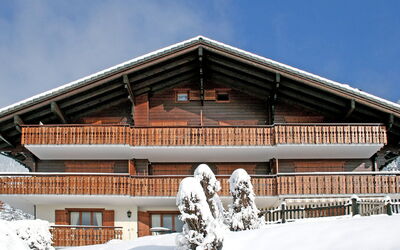 Villars 920: Ciel, Bâtiment, Propriété, Fenêtre, Neige, Maison, Architecture, Pente, Chalet, Arbre
