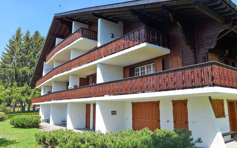 Villars 995: Plante, Bâtiment, Propriété, Fenêtre, Ciel, Maison, Zone Résidentielle, Chalet, Arbre