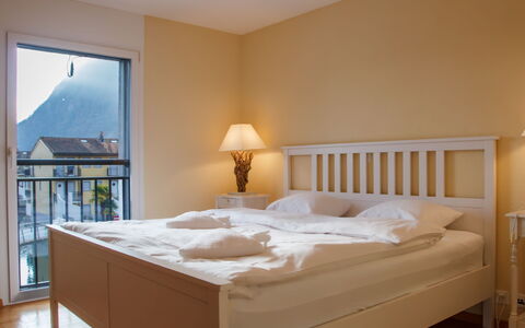 Le Bouveret 100: Lit, Meubles, Chambre, Literie, Design Intérieur, Drap De Lit, Bois, Sol, Sol, Pièce