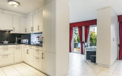 Vasco de Gama B6 R 100.50: Cabinetry, Plante D'Appartement, Meubles, Comptoir, Bois, Bâtiment, Sol, Design Intérieur, Sol, Salon