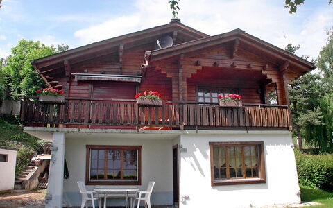 Frênes: Maison, Propriété, Bâtiment, Domicile, Immobilier, Chalet, Toit, Architecture, Ferme, Biens