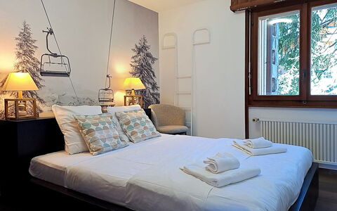 Mondzeu A258: Lit, Meubles, Design Intérieur, Literie, Chambre, Drap De Lit, Mur, Pièce, Sol, Sol