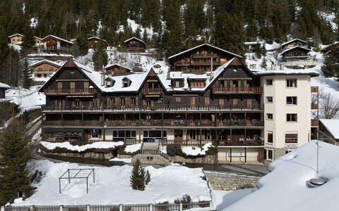 Champex 150: Chaîne De Montagnes, Vallée, Village De Montagne, Alpes, Balcon