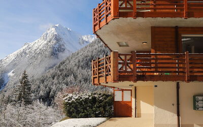 Champex 350: Ciel, Bâtiment, Plante, Propriété, Nuage, Montagne, Neige, Pente, Bois, Arbre