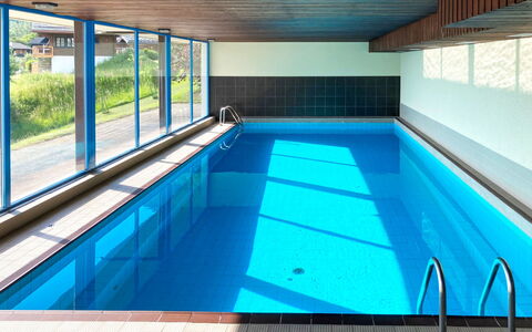 Arnica 16: L'Eau, Bâtiment, Propriété, Piscine, Lumière, Bleu, Fenêtre, Ombre, Bleu Azur, Design Intérieur