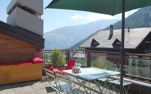 Bisse-Vieux A-4: Parapluie, Propriété, Ombre, Bâtiment, Patio, Maison, Pièce, Immobilier, Vacances, Table