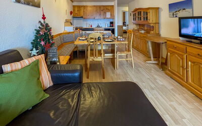 Hauts de Nendaz Bi3 390.6: Meubles, Plafond, Salon, Chaise, Canapé, Tache De Bois, Dur, Table Cuisine Et Salle A Manger, Table Basse