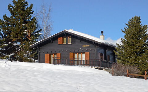 Peer Gynt: Ciel, Neige, Propriété, Bâtiment, Arbre, Maison, Fenêtre, Mélèze, Pente, Chalet