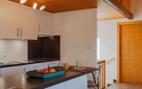 Beke: Cuisine, Design Intérieur, Comptoir, Meubles, Sol, Bois, Plafond, Cabinetry, Sol, Appareil De Cuisine