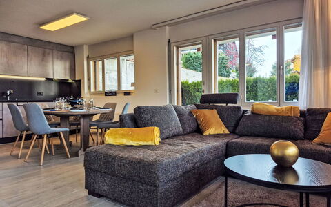 Logement:&nbsp;Ambassador 2 1 831.8