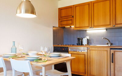 Logement:&nbsp;Ambassador 1 6 831.7