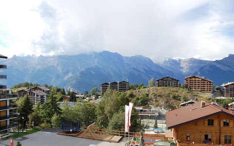 Bel Alp D3: Ciel, Station De Montagne, Montagnes Relief, Ville, Montagne, Zone Urbaine, Établissements Humains, Zone Résidentielle, Nuage, Jour