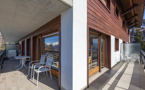 Nendaz 890: Bâtiment, Bois, Design Intérieur, Sol, Sol, Ombre, Chaise, Dur, Immobilier, Faisceau