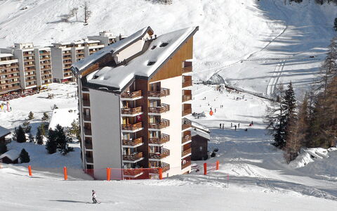 Siviez-Nendaz 400: Neige, Bâtiment, Blanc, Montagne, Pente, Gelé, Loisirs De Plein Air, Fenêtre, Maison, Biome