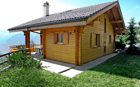 Gamine: Ciel, Bâtiment, Plante, Fenêtre, Propriété, Nuage, Maison, Bois, Arbre, Lot Terre