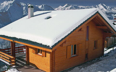 Gamine: Neige, Bâtiment, Fenêtre, Maison, Bois, Pente, Chalet, Cabane À Sucre, Gelé, Arbre