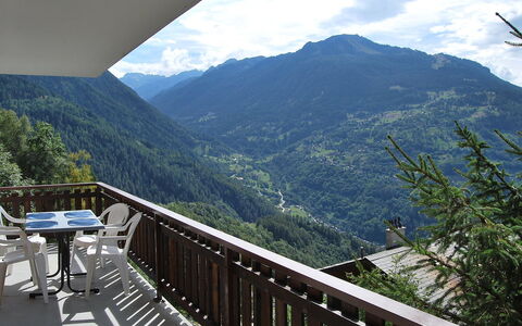 Les Bouillets: Montagnes Relief, Montagne, Station De Montagne, Chaîne De Montagnes, Ciel, Montagnes, Arbre, Alpes, Crête, Rail Garde