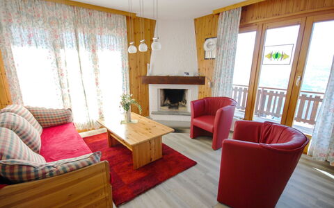 Les Bouillets: Pièce, Propriété, Meubles, Salon, Design Intérieur, Rideau, Bâtiment, Maison, Sol, Immobilier