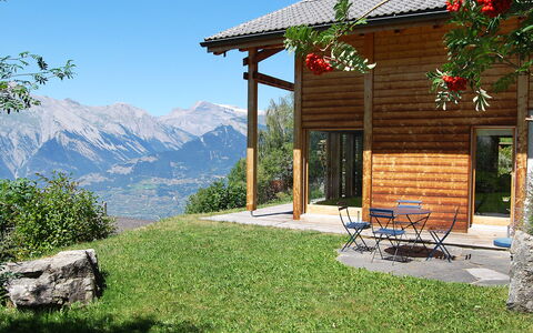 Au Bisse: Plante, Ciel, Propriété, Bâtiment, Montagne, Ombre, Paysage Naturel, Lot Terre, Herbe, Bois