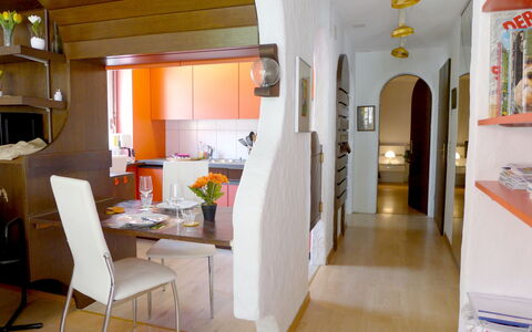 Harder: Meubles, Propriété, Chaise, Porte, Orange, Fenêtre, Design Intérieur, Bois, Bâtiment, Architecture