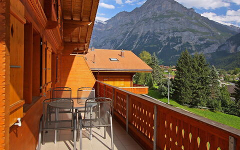 Grindelwald 106: Montagnes Relief, Propriété, Montagne, Pièce, Chaîne De Montagnes, Bâtiment, Immobilier, Maison, Domicile, Alpes