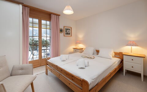 Chalet Hori: Meubles, Design Intérieur, Lit, Bois, Sol, Chambre, Sol, Plafond, Drap De Lit, Pièce