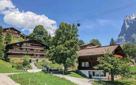 Chalet Bodmisunne: Nuage, Ciel, Plante, Bâtiment, Propriété, Montagne, La Nature, Arbre, Maison, Paysage Naturel