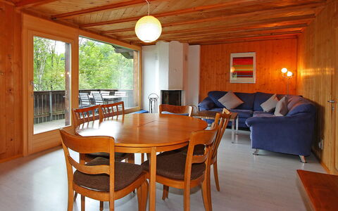 Egg-Isch: Table, Meubles, Chaise, Fenêtre, Canapé, Bois, Design Intérieur, Sol, Sol, Arbre