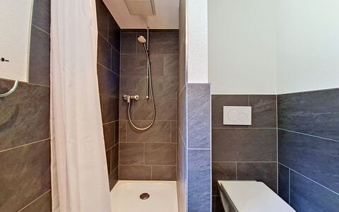 Egg-Isch: Sol, Luminaire Plomberie, Sol, Salle De Bains, Toilette, Plomberie, Tuile, Composite, Siège De Toilette