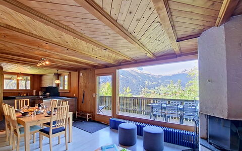 Egg-Isch: Bois, Plafond, Design Intérieur, Pièce, Dur, Chaise, Tache De Bois, Parquet, Table Cuisine Et Salle A Manger, Vernis