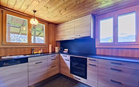 Egg-Isch: Bois, Design Intérieur, Sol, Plafond, Cuisine, Sol, Domicile, Pièce, Cabinetry, Comptoir