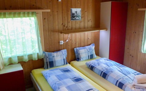 Egg-Isch: Meubles, Propriété, Confort, Bâtiment, Bleu Azur, Oreiller, Textile, Cadre De Lit, Bois
