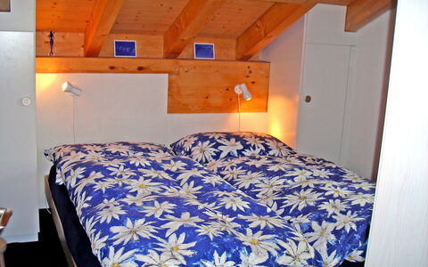 Steinbilla: Meubles, Propriété, Confort, Cabinetry, Textile, Bois, Cadre De Lit, Design Intérieur, Lampe, Sol