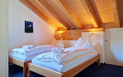 Steinbilla: Bois, Chambre, Cadre De Lit, Lit, Plafond, Tache De Bois, Chalet, Dur, Literie, Drap De Lit