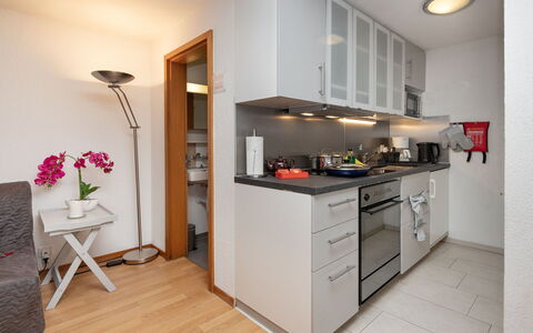 Chalet Chiebrendli: Meubles, Cuisine, Appareil De Cuisine, Comptoir, Design Intérieur, Cabinetry, Sol, Principaux Appliance, Bois, Sol