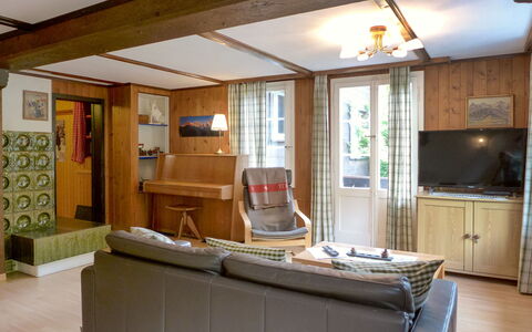 Stocki: Propriété, Bois, Bâtiment, Télévision, Design Intérieur, Cadre, Sol, Sol, Mur, Salon