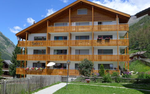Select: Propriété, Bâtiment, Maison, Immobilier, Domicile, Appartement, Architecture, Zone Résidentielle, Façade, Pièce
