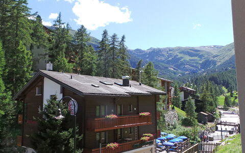 Sonnheim: Montagnes Relief, Montagne, Propriété, Village De Montagne, Station De Montagne, Chaîne De Montagnes, Maison, Arbre, Bâtiment, Ciel