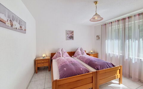 Luchre: Lit, Meubles, Design Intérieur, Chambre, Sol, Literie, Drap De Lit, Sol, Bois, Plafond