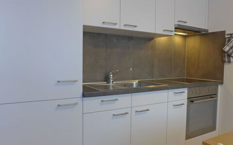 Zermatt 45: Cabinetry, Cuisine, Pièce, Propriété, Meubles, Comptoir, Placard, Matériel De La Propriété, Tiroir, Cuisinière
